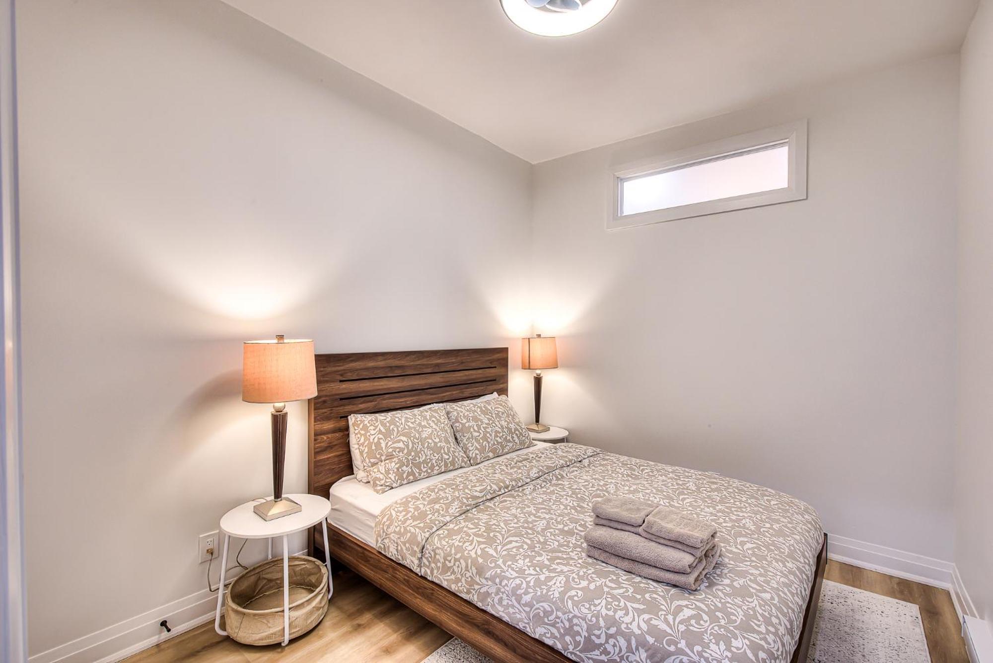 Mackay Street Downtown - Bell Center, Nightlife, & Metro At Your Doorstep!