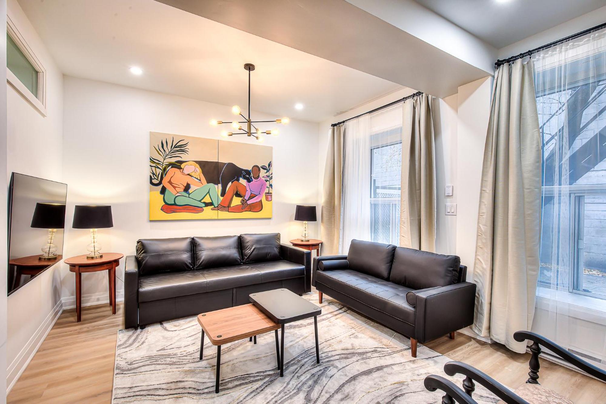 Mackay Street Downtown - Bell Center, Nightlife, & Metro At Your Doorstep! *