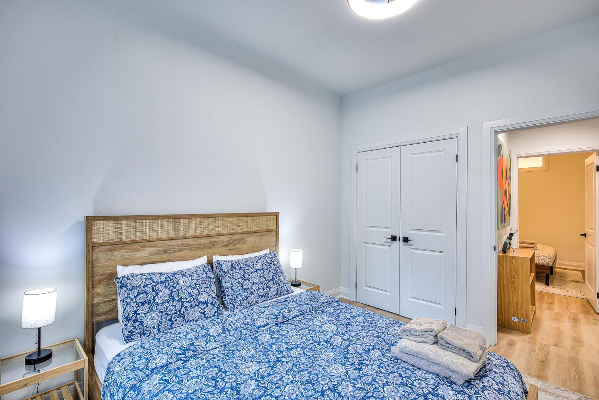 Mackay Street Downtown - Bell Center, Nightlife, & Metro At Your Doorstep! * Montreal