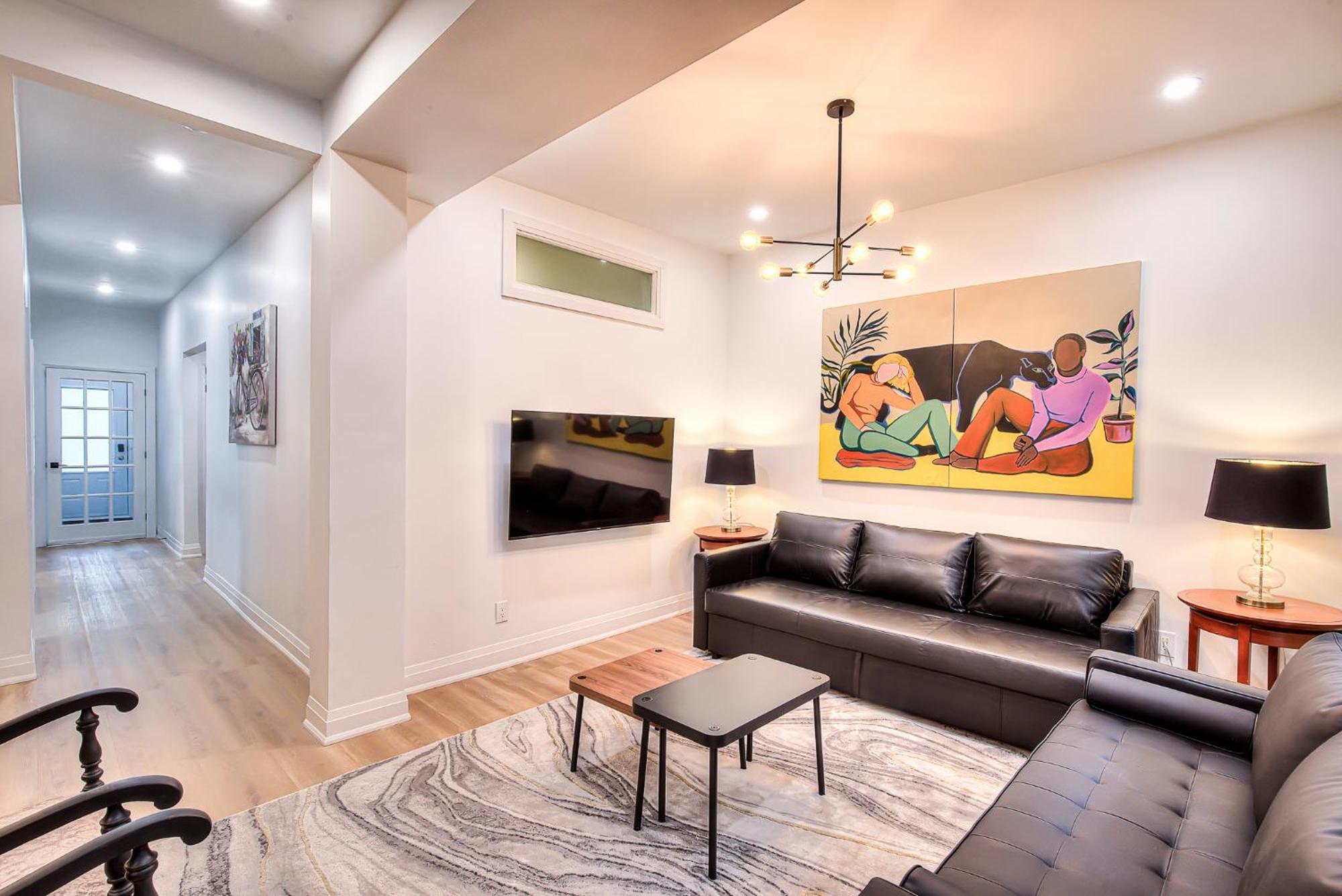 Apartamento Mackay Street Downtown - Bell Center, Nightlife, & Metro At Your Doorstep! Montreal